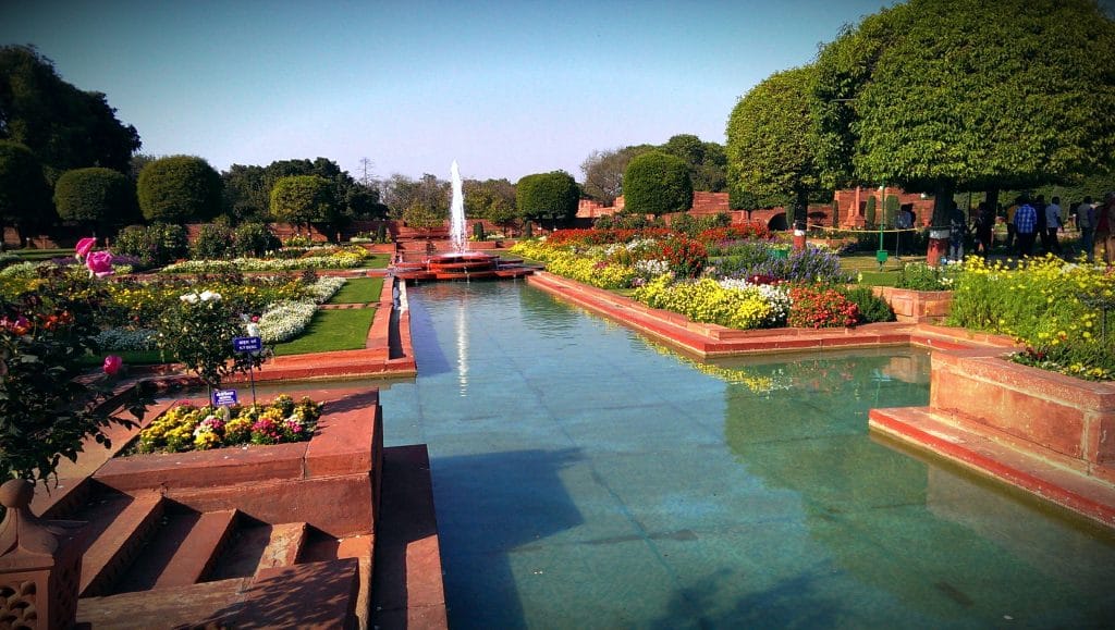 Mughal_gardens_fountain